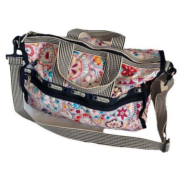 LeSportSac Floral Medium (15x12.5x8) Weekender Travel Duffel Bag - Picture 2 of 16